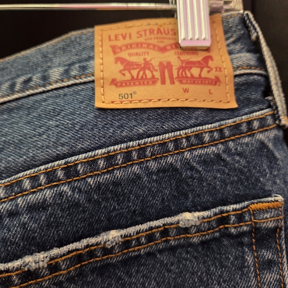 NWT 501 Original Levi's Women's Boot Cut Jeans - Distressed Blue (Size 31x30) - Picture 5 of 7